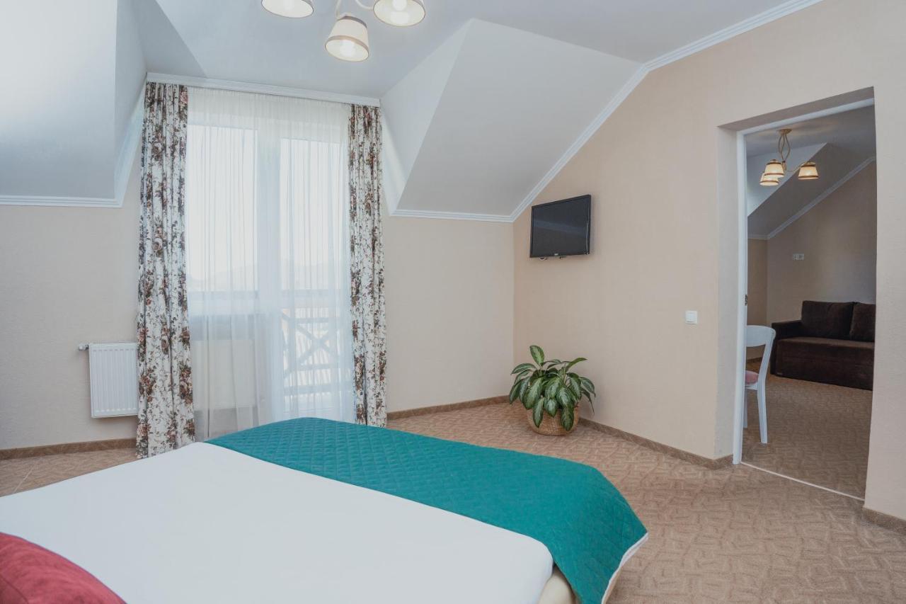Hotel&Restaurant Premium Club Yaremche Exterior foto